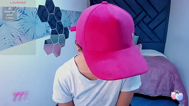 Valery More   online show from May 30, 2026, 1:19 pm