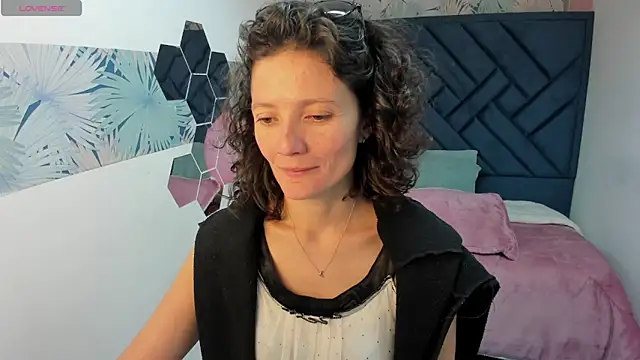 Valery More   online show from June 2, 2026, 1:02 pm