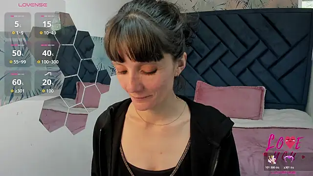 Snapshot of Valery_More__ chatting on June 29, 2026, 1:44 pm Valery More online show from June 29, 2026, 1:44 pm