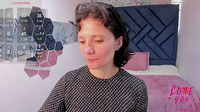 Snapshot of Valery_More__ chatting on July 7, 2026, 1:37 pm Valery More online show from July 7, 2026, 1:37 pm