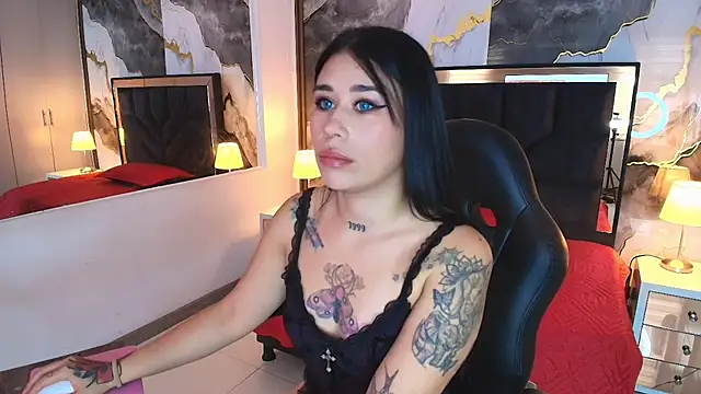 SusanVilla online show from July 13, 2026, 6:33 pm