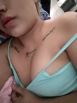 Snapshot of aurofox21 chatting on March 1, 2026, 6:32 pm aurofox21 online show from March 1, 2026, 6:32 pm