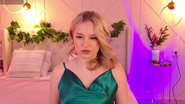 EllyLinn online show from March 19, 2026, 5:17 pm