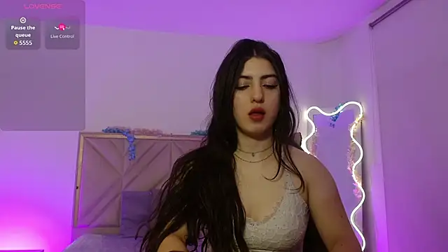 Ixchel tay online show from October 20, 2025, 3:40 am