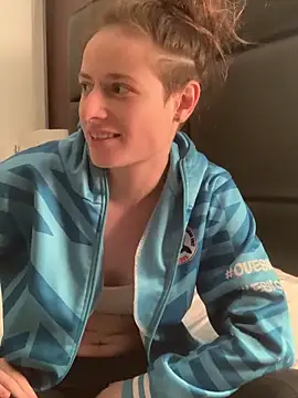 GoldenPussy1329 online show from March 8, 2026, 10:13 pm