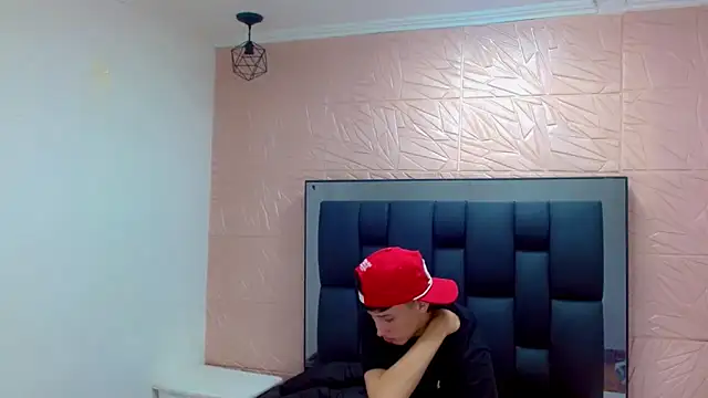 thaigo twink38 online show from February 10, 2026, 5:44 am