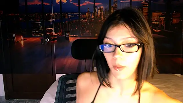 Snapshot of ChloePetite_0 chatting on October 17, 2025, 7:27 pm ChloePetite 0 online show from October 17, 2025, 7:27 pm