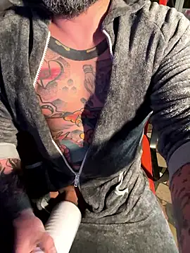 marcotatuatooo online show from January 9, 2026, 2:42 pm