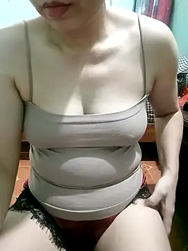 Snapshot of LitaQueen chatting on October 10, 2025, 4:11 am LitaQueen online show from October 10, 2025, 4:11 am