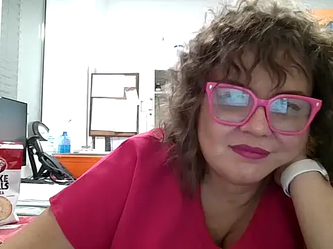 Snapshot of roxy863086 chatting on October 6, 2025, 7:44 pm roxy863086 online show from October 6, 2025, 7:44 pm