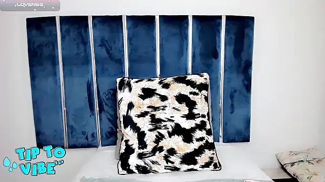 Snapshot of INDIANROMANCE chatting on February 18, 2025, 10:03 pm INDIANROMANCE online show from February 18, 2025, 10:03 pm