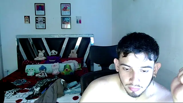 Snapshot of Sebasxxl12 chatting on May 20, 2026, 10:27 pm Sebasxxl12 online show from May 20, 2026, 10:27 pm
