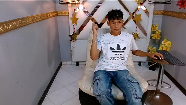 Snapshot of Sammy_Millers chatting on October 8, 2025, 8:06 pm Sammy Millers online show from October 8, 2025, 8:06 pm