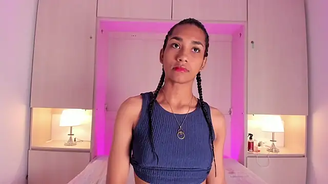 AnahiCollins online show from November 7, 2025, 11:32 am