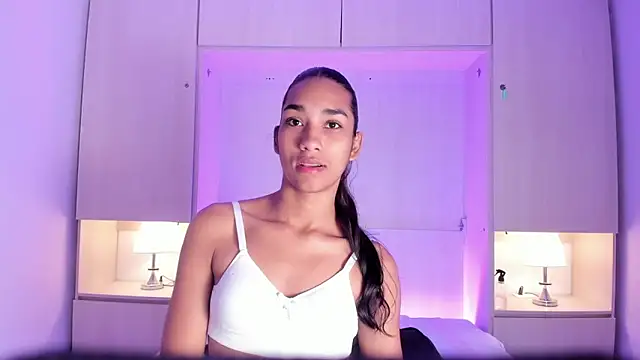 AnahiCollins online show from March 6, 2026, 11:39 am