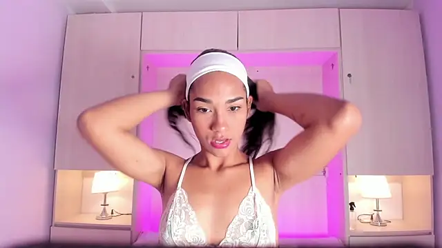 AnahiCollins online show from March 26, 2026, 11:38 am