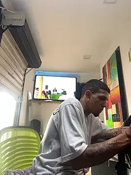 Snapshot of Valentino-elTuyo chatting on June 4, 2026, 5:52 pm Valentino-elTuyo online show from June 4, 2026, 5:52 pm