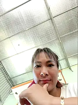 Snapshot of Yaya_tara chatting on October 9, 2025, 4:21 am Yaya tara online show from October 9, 2025, 4:21 am