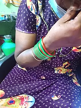 Snapshot of Tamilselviroja- chatting on April 1, 2026, 3:42 pm Tamilselviroja- online show from April 1, 2026, 3:42 pm