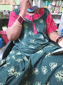 Snapshot of Tamilselviroja- chatting on June 18, 2026, 4:00 pm Tamilselviroja- online show from June 18, 2026, 4:00 pm