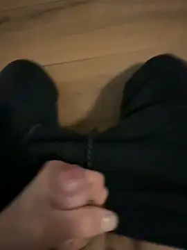 Snapshot of heet1998 chatting on March 5, 2026, 12:12 pm heet1998 online show from March 5, 2026, 12:12 pm