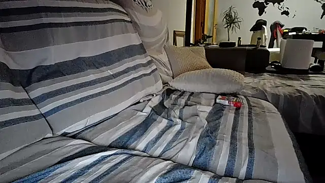 Snapshot of XxvanxX chatting on October 21, 2025, 2:12 am XxvanxX online show from October 21, 2025, 2:12 am