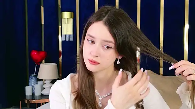 EvaSwen online show from April 9, 2026, 3:50 pm