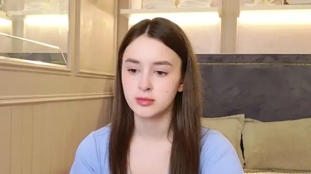 EvaSwen online show from April 12, 2026, 6:02 pm