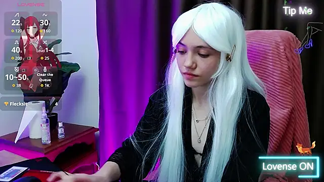 Snapshot of MissKotomiss chatting on September 29, 2025, 6:24 pm MissKotomiss online show from September 29, 2025, 6:24 pm