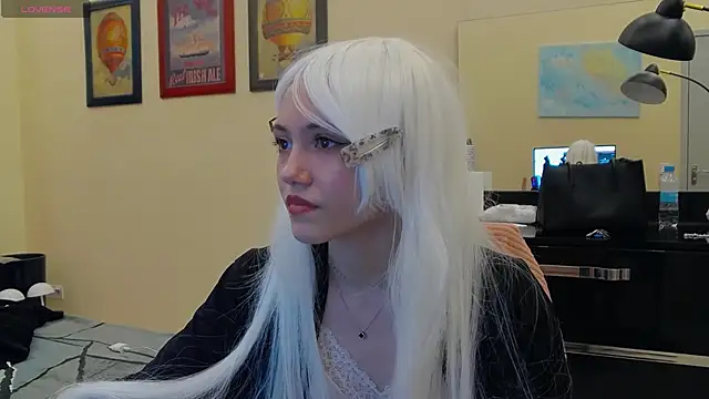 Snapshot of MissKotomiss chatting on October 5, 2025, 9:24 pm MissKotomiss online show from October 5, 2025, 9:24 pm