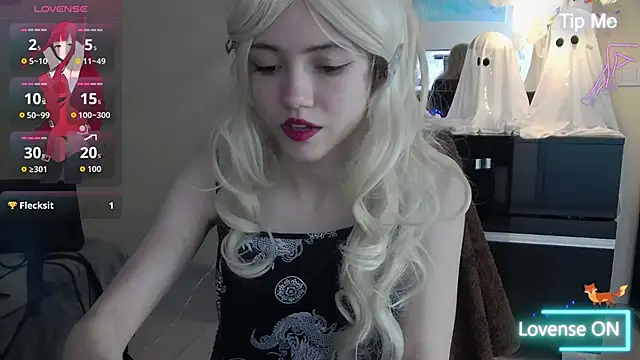 Snapshot of MissKotomiss chatting on October 24, 2025, 7:54 pm MissKotomiss online show from October 24, 2025, 7:54 pm