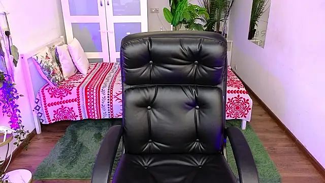 kitten murray  online show from February 12, 2026, 2:01 pm