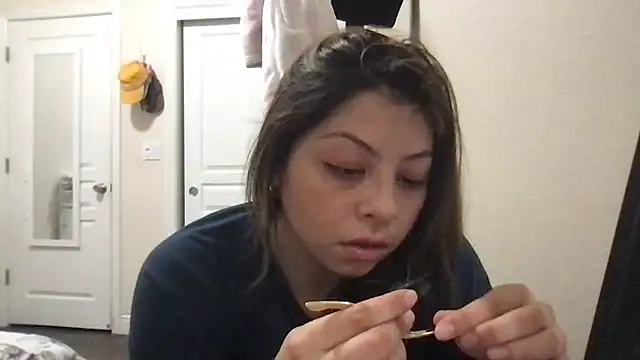 Snapshot of bunnygorl12 chatting on March 7, 2026, 3:14 am bunnygorl12 online show from March 7, 2026, 3:14 am