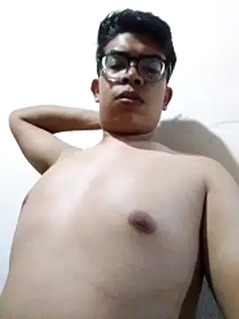 Snapshot of davidcaldera chatting on May 9, 2026, 2:39 am davidcaldera online show from May 9, 2026, 2:39 am