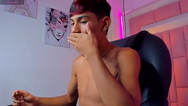 Snapshot of cherub_ chatting on December 16, 2025, 3:55 am cherub online show from December 16, 2025, 3:55 am