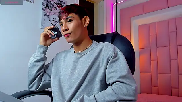 Snapshot of cherub_ chatting on December 21, 2025, 3:57 am cherub online show from December 21, 2025, 3:57 am