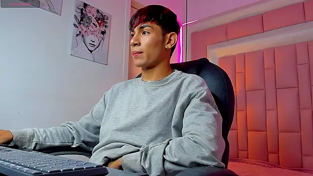 Snapshot of cherub_ chatting on December 23, 2025, 4:21 am cherub online show from December 23, 2025, 4:21 am