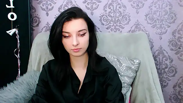 DominantLuna online show from November 23, 2025, 8:41 pm