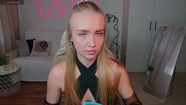 TessaGrays online show from April 13, 2026, 11:05 am