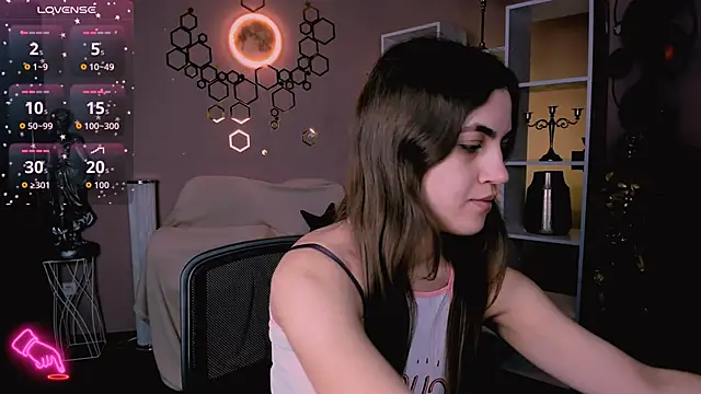 lina fox12 online show from December 3, 2025, 1:20 pm