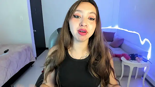 Scarlett  Cooper   online show from October 29, 2025, 12:07 pm