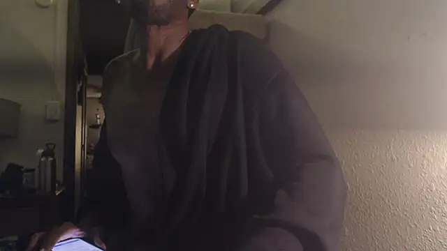 AlickleStiff online show from October 23, 2025, 3:55 pm