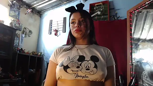 Snapshot of lizethavila chatting on April 2, 2026, 1:47 am lizethavila online show from April 2, 2026, 1:47 am