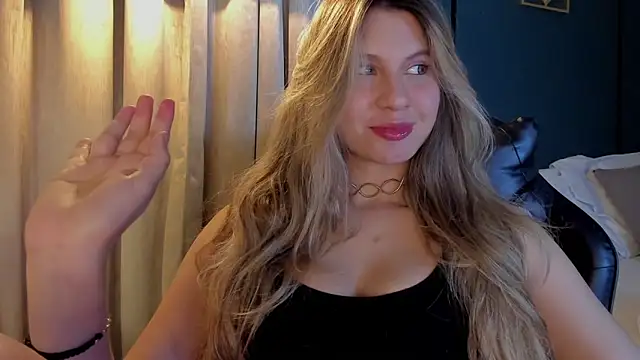 Snapshot of mia_curry chatting on May 20, 2026, 8:15 pm mia curry online show from May 20, 2026, 8:15 pm