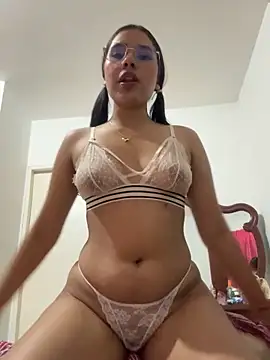 Brianna bunny05 online show from November 2, 2025, 3:31 am