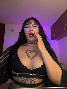 Hinatamoon  online show from November 15, 2025, 6:00 am