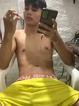 Thiagox03 online show from November 4, 2025, 10:31 pm