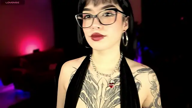 VanessaBlackrose online show from June 6, 2026, 3:44 am