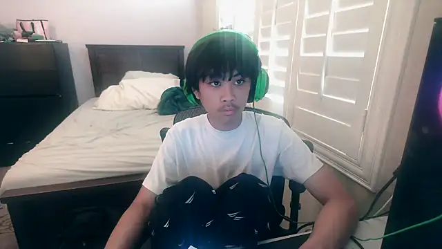 youngasianboy2007 online show from October 29, 2025, 4:20 pm