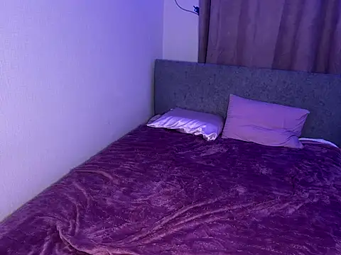 Amy hemii online show from October 3, 2025, 1:24 am